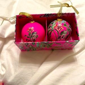 Lilly Pulitzer GWP Ornament Set Plumeria Pink And Feline Fine